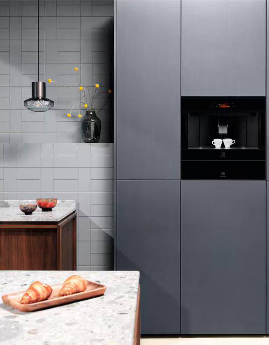 Встраиваемая кофемашина ELECTROLUX Electrolux EBC85H — для бизнеса и офиса