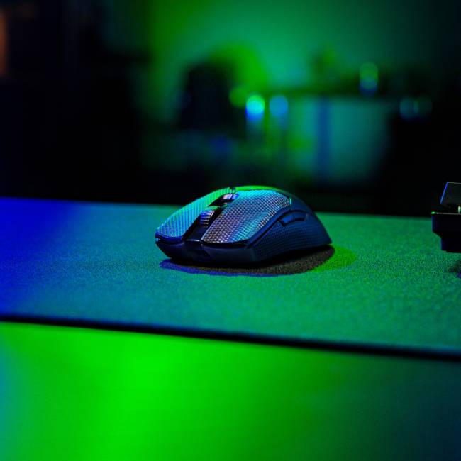 Игровая мышь Razer Viper V2 Pro Razer Viper V2 Pro (RZ01-04390100-R3G1) — для бизнеса и офиса