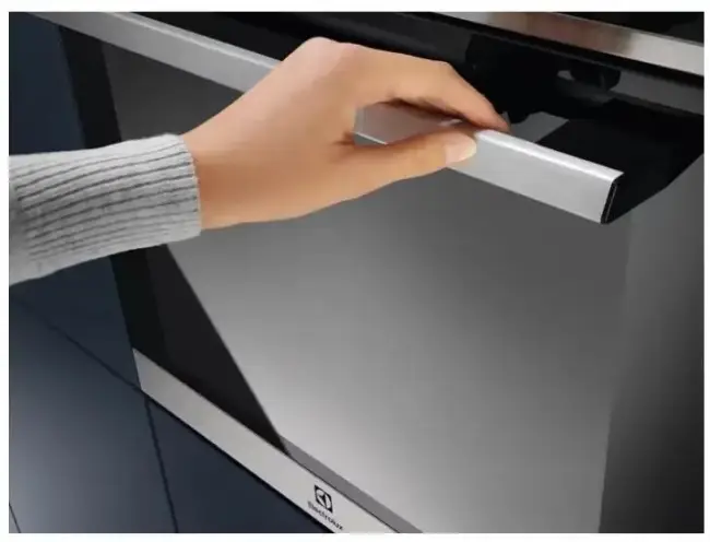 Встраиваемый духовой шкаф Electrolux EOE8P39WX — для бизнеса и офиса Встраиваемый духовой шкаф Electrolux EOE8P39WX — для бизнеса и офиса