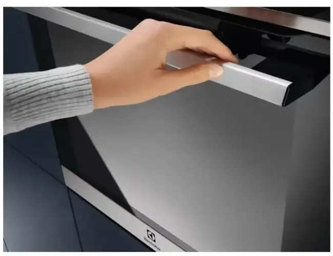 Встраиваемый духовой шкаф Electrolux EOE8P39WX — для бизнеса и офиса Встраиваемый духовой шкаф Electrolux EOE8P39WX — для бизнеса и офиса