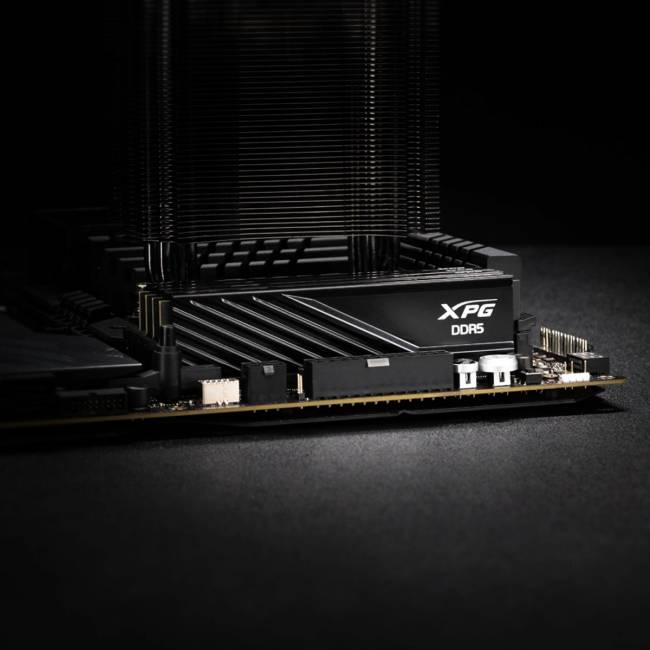 Модуль памяти ADATA AX5U6000C3616G-DTLABBK — для бизнеса и офиса Модуль памяти ADATA AX5U6000C3616G-DTLABBK — для бизнеса и офиса