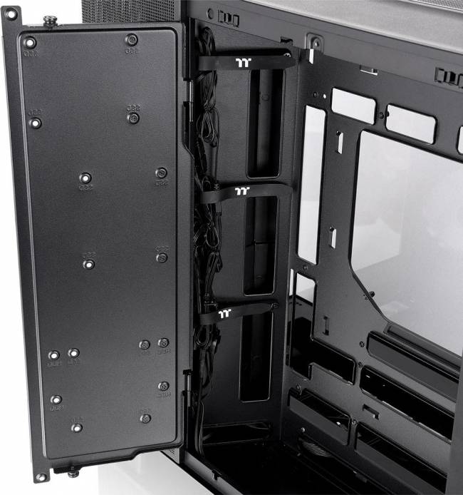 Корпус Thermaltake CA-11E-00M1WN-00 — для бизнеса и офиса Корпус Thermaltake CA-11E-00M1WN-00 — для бизнеса и офиса