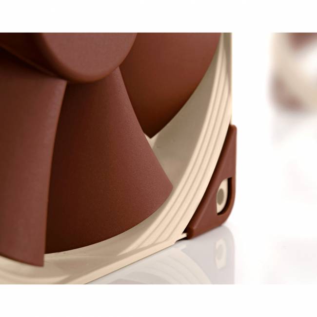 Кулер для корпуса Noctua NF-F12 PWM — для бизнеса и офиса Кулер для корпуса Noctua NF-F12 PWM — для бизнеса и офиса