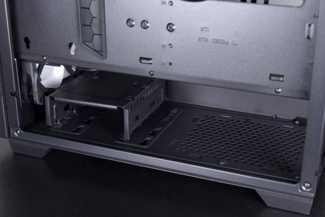 Корпус Lian-Li G99.OE744MX.10 — для бизнеса и офиса Корпус Lian-Li G99.OE744MX.10 — для бизнеса и офиса