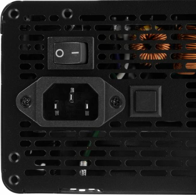 Блок питания Thermaltake PS-SPR-0750NHSABE-1 — для бизнеса и офиса Блок питания Thermaltake PS-SPR-0750NHSABE-1 — для бизнеса и офиса