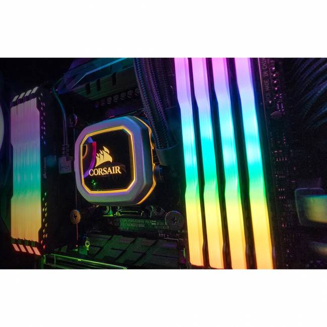 Память оперативная Corsair Vengeance RGB PRO CMW32GX4M4D3600C18 — для бизнеса и офиса Память оперативная Corsair Vengeance RGB PRO CMW32GX4M4D3600C18 — для бизнеса и офиса