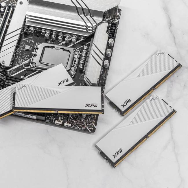 Память DDR5 2x16GB 6400MHz ADATA AX5U6400C3216G-DCLAWH — для бизнеса и офиса Память DDR5 2x16GB 6400MHz ADATA AX5U6400C3216G-DCLAWH — для бизнеса и офиса
