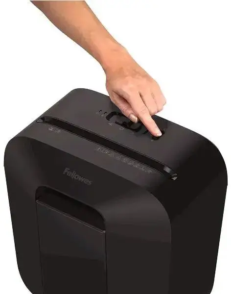 Шредер Fellowes® Powershred LX25, DIN P-4, 4х37мм, 6 лст., 11,5 лтр., уничт.: скрепки,скобы,карты Fellowes FS-41705 — для бизнеса и офиса Шредер Fellowes® Powershred LX25, DIN P-4, 4х37мм, 6 лст., 11,5 лтр., уничт.: скрепки,скобы,карты Fellowes FS-41705 — для бизнеса и офиса