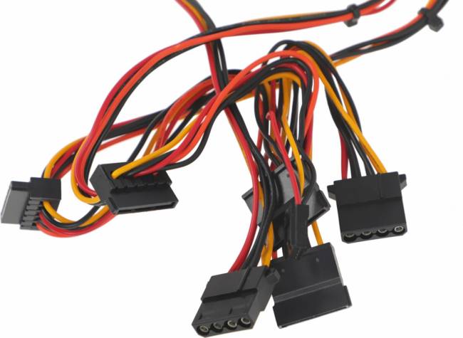 Блок питания Chieftec GPF-400P — для бизнеса и офиса Блок питания Chieftec GPF-400P — для бизнеса и офиса
