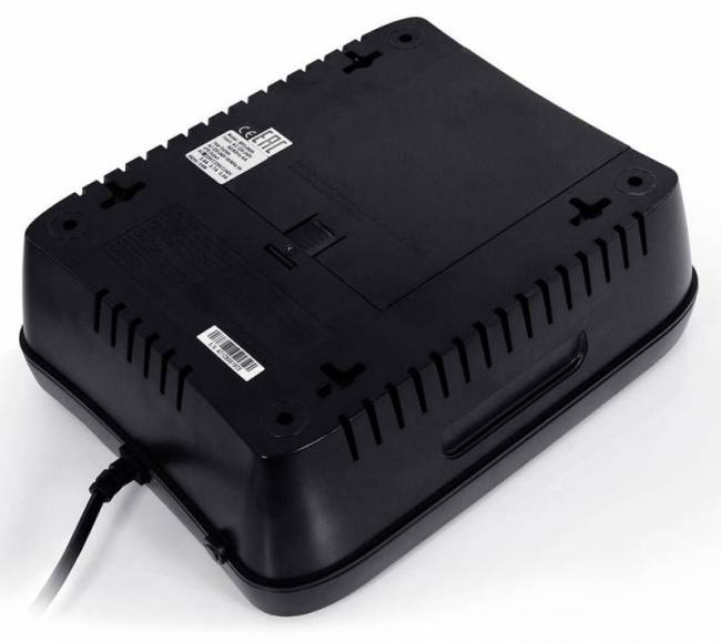 ИБП SPD-750U LCD, линейно-интерактивный, цифровой дисплей,  750 ВA, 450 Вт, 4 евророзетки с резервным питанием, 4 евророзетки с фильтрацией, USB,  защита RJ45/RJ11, батарея свинцово-кислотная 12В 9Ач, ШхГхВ 285х232х103мм, 7.4 кг Powercom Spider SPD-750U L — для бизнеса и офиса