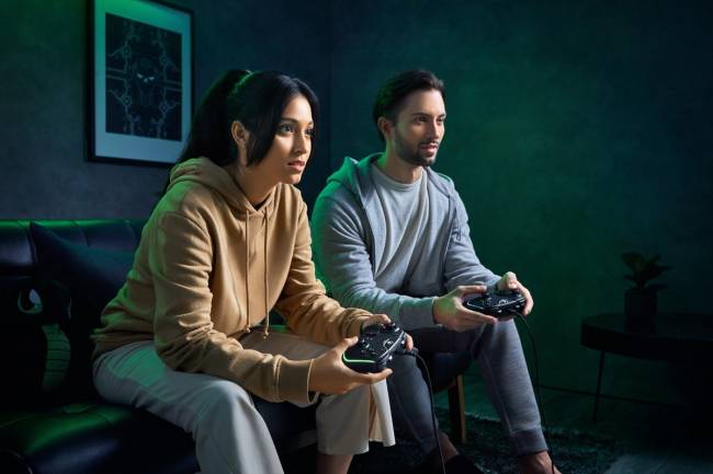 Игровой контроллер Wolverine V2 Chroma Razer Wolverine V2 Chroma (RZ06-04010100-R3M1) — для бизнеса и офиса