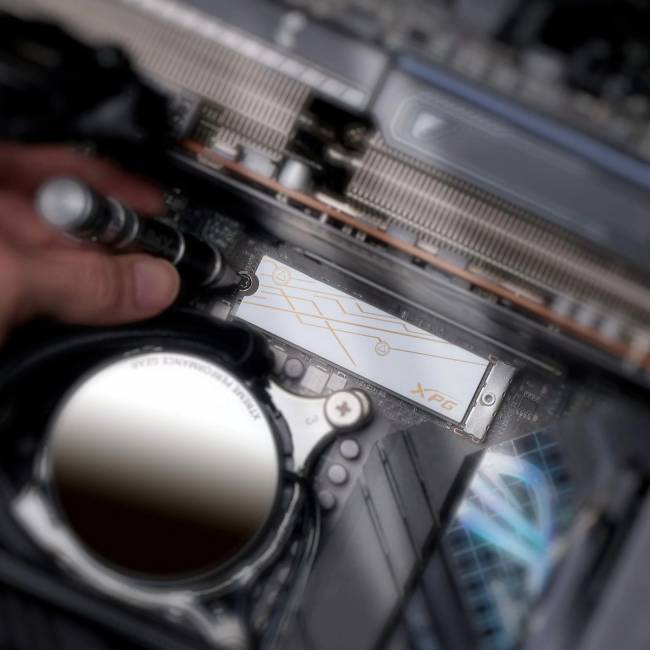 Твердотельный накопитель ADATA XPG MARS 980 BLADE (SMAR-980B-8TCS) — для бизнеса и офиса Твердотельный накопитель ADATA XPG MARS 980 BLADE (SMAR-980B-8TCS) — для бизнеса и офиса