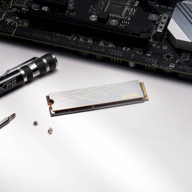 Твердотельный накопитель ADATA XPG MARS 980 BLADE (SMAR-980B-8TCS) — для бизнеса и офиса Твердотельный накопитель ADATA XPG MARS 980 BLADE (SMAR-980B-8TCS) — для бизнеса и офиса